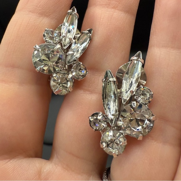 Sparkling Ice Crystal Cluster Earrings Signed Keyes - Clip On - Picture 4 of 17